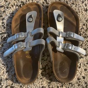 Silver Gizeh Birkenstock’s sz 39 !!!!!!!